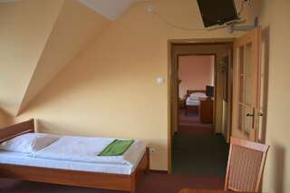 Мини-отель Hotelik Orlik Legnickie Pole Апартаменты с 2 спальнями-2