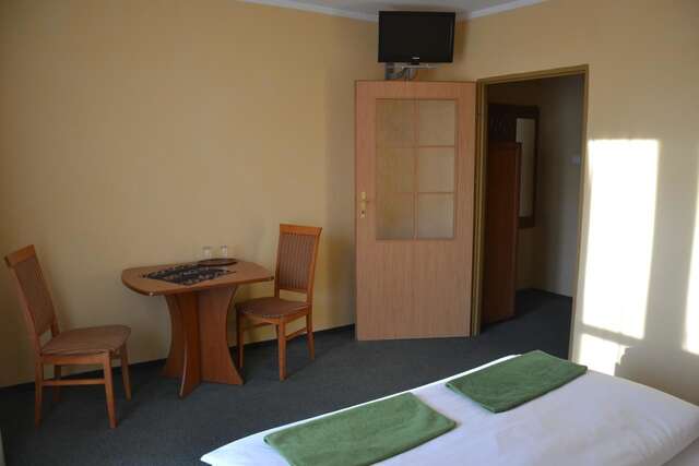 Мини-отель Hotelik Orlik Legnickie Pole-32